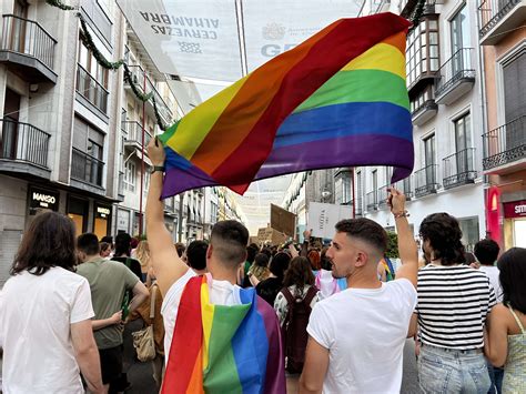 locales gay granada|Guía Gay de Granada: bares, clubes y saunas LGTBIQ+